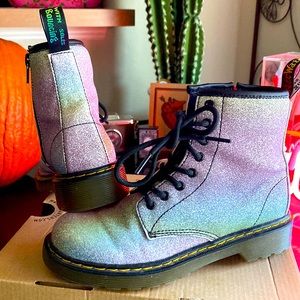 Dr. Martens 1460 Delaney Pink Multi Glitter Kids Junior Airware Boots Sz 2 US